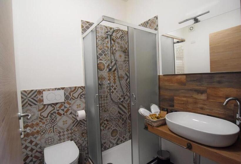 민박 Favetto Family Ranch