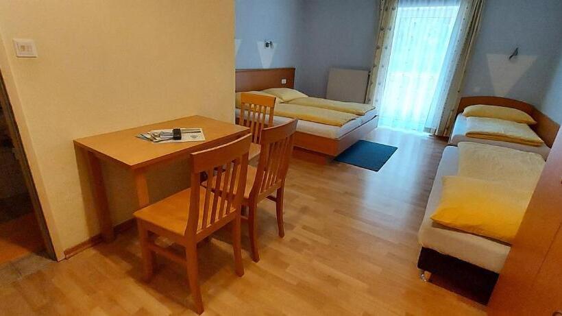 Bed and Breakfast Pension Koderholt