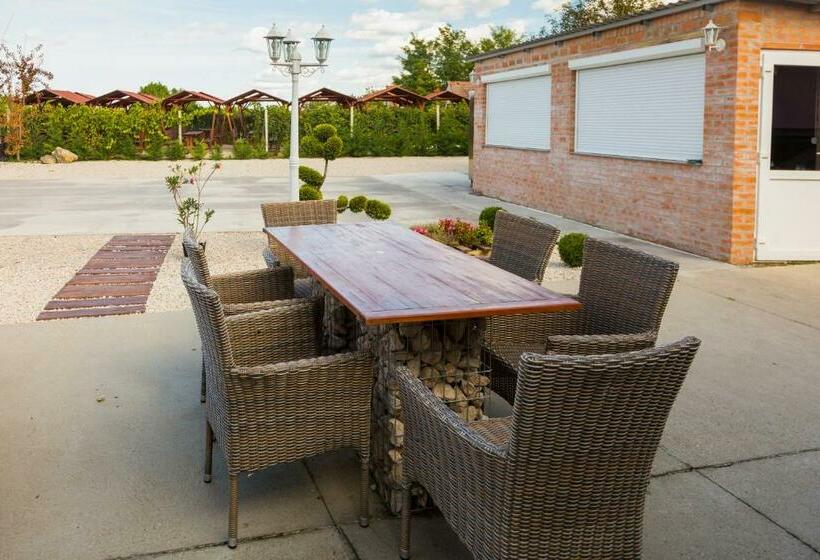 مبيت وإفطار Judit Panzió étterem