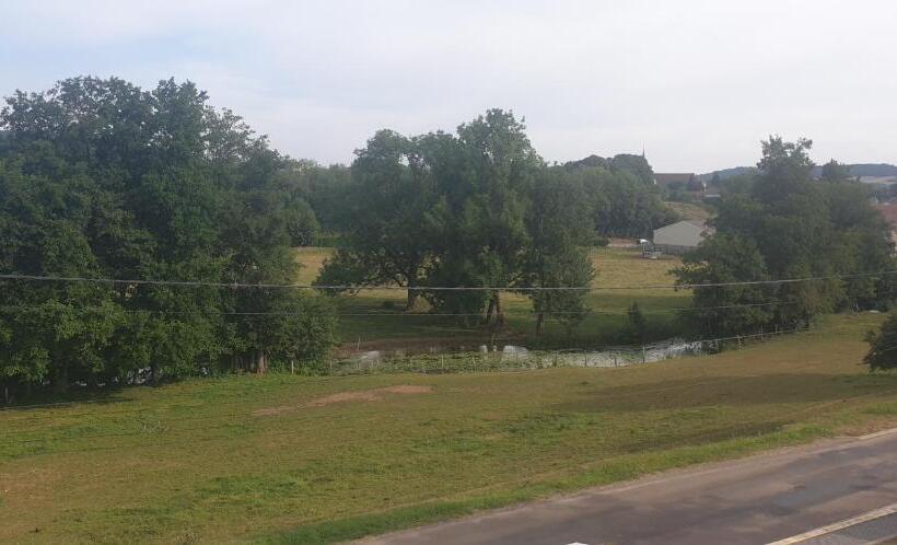 مبيت وإفطار La Mouche Villa Chambre Familiale Piscine