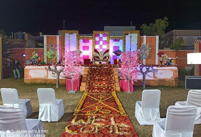 فندق Aashirwad Garden & Resort