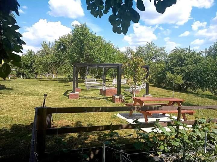 Отель Agropensiunea Pe Poderei