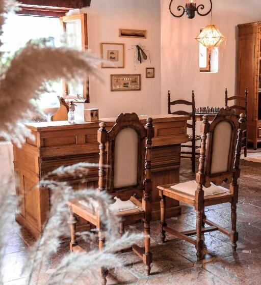 هتل Castillo De Piedra Tafi Del Valle