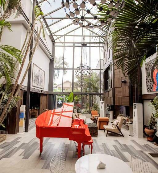 ホテル Four Palms Residence