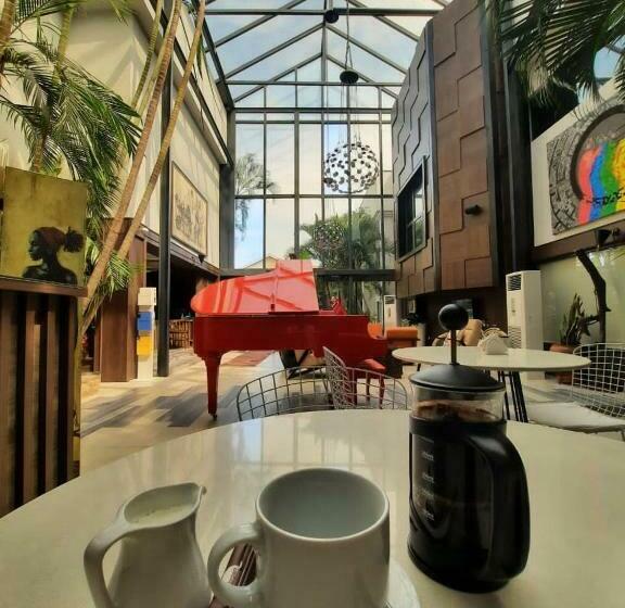 ホテル Four Palms Residence