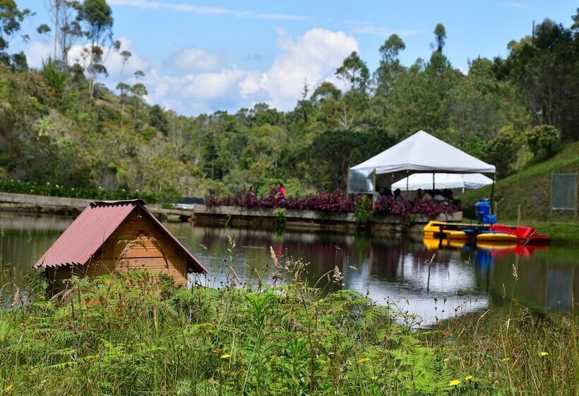 בית מלון כפרי Glamping Ancestros Ecoparque