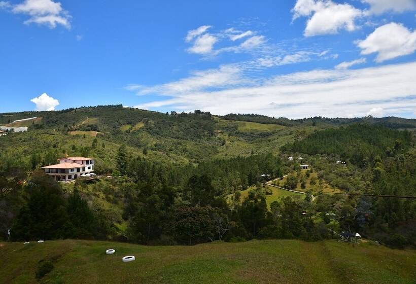 בית מלון כפרי Glamping Ancestros Ecoparque