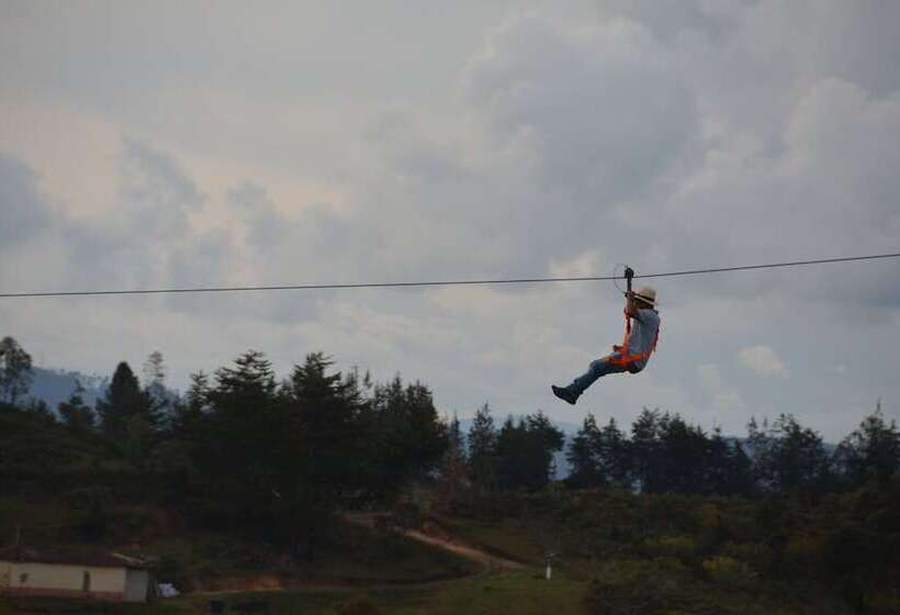 בית מלון כפרי Glamping Ancestros Ecoparque