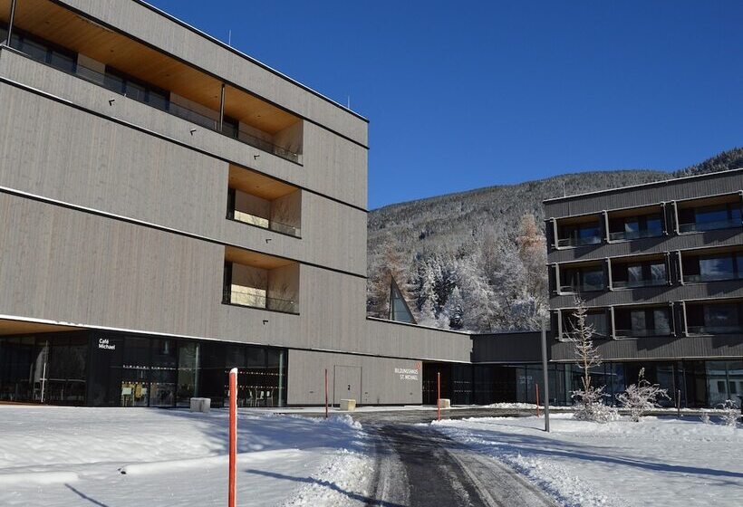 בית מלון כפרי St Michael Alpin Retreat