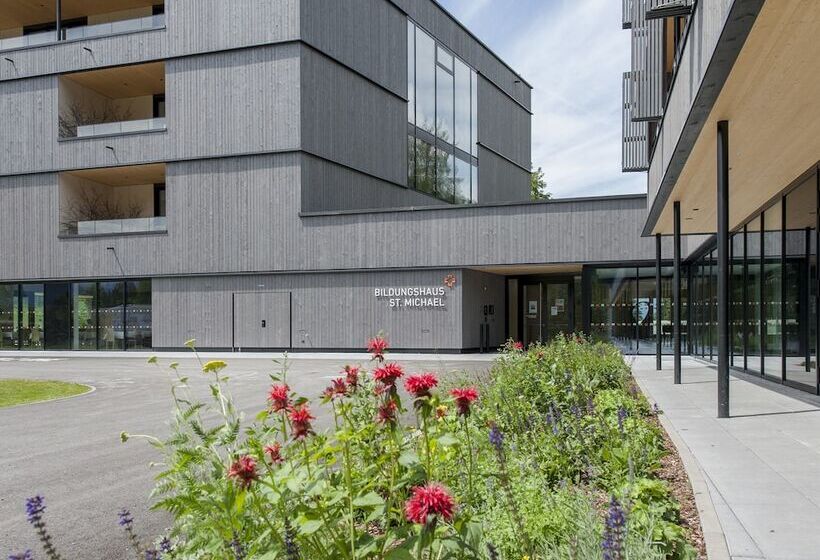 בית מלון כפרי St Michael Alpin Retreat