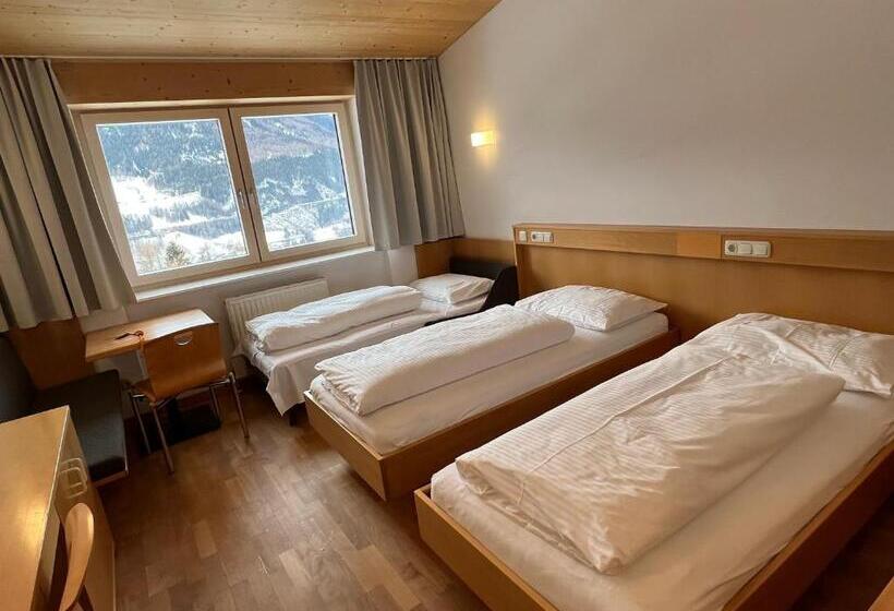 Отель St Michael Alpin Retreat