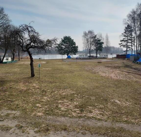 Отель Leśny Dworek Pokoje Nad Jeziorem