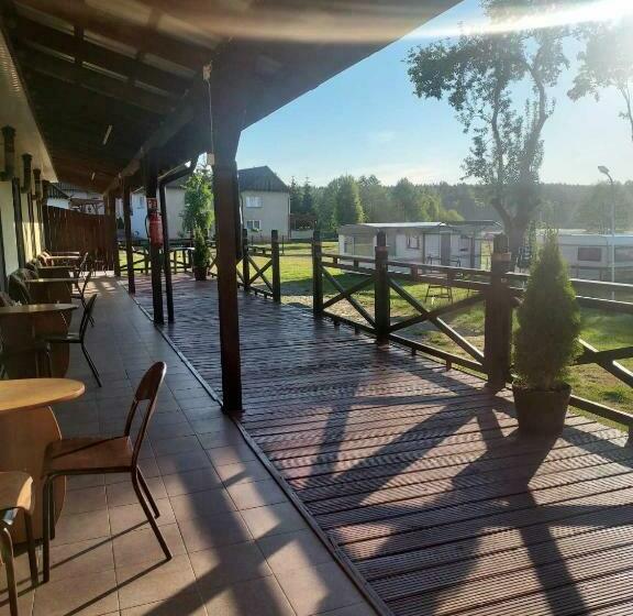 Отель Leśny Dworek Pokoje Nad Jeziorem