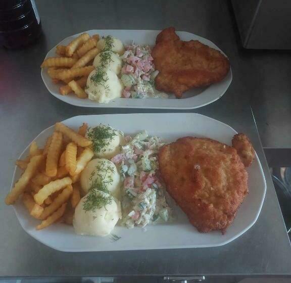 Отель Leśny Dworek Pokoje Nad Jeziorem