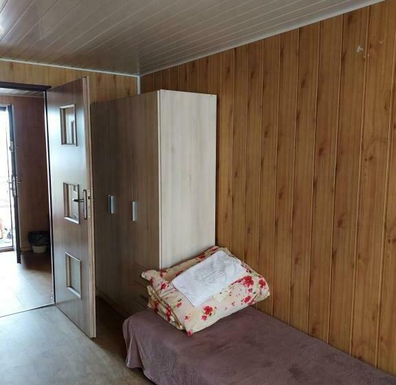 Отель Leśny Dworek Pokoje Nad Jeziorem