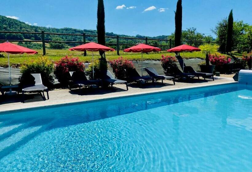 Отель Les Villas Du Domaine De Suzel