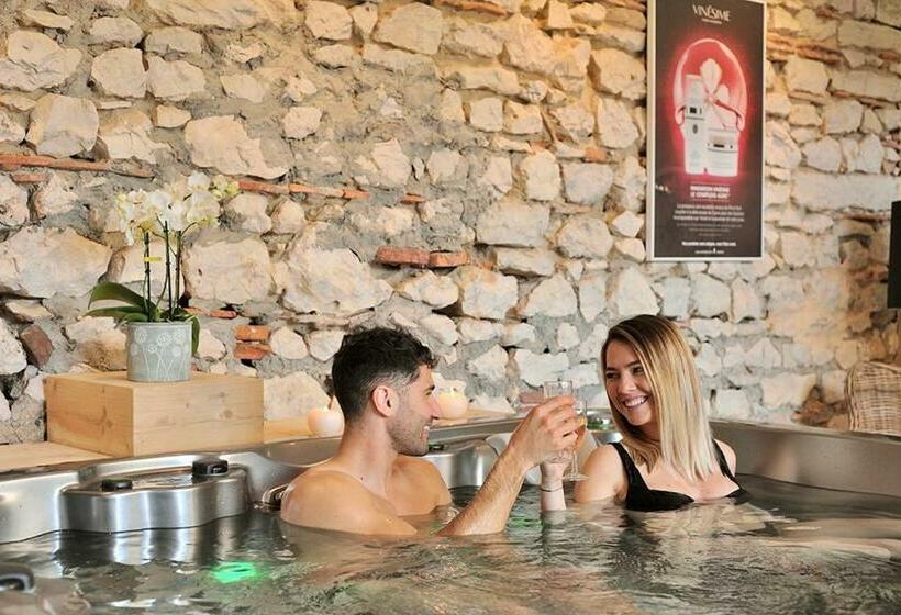 Отель Les Villas Du Domaine De Suzel