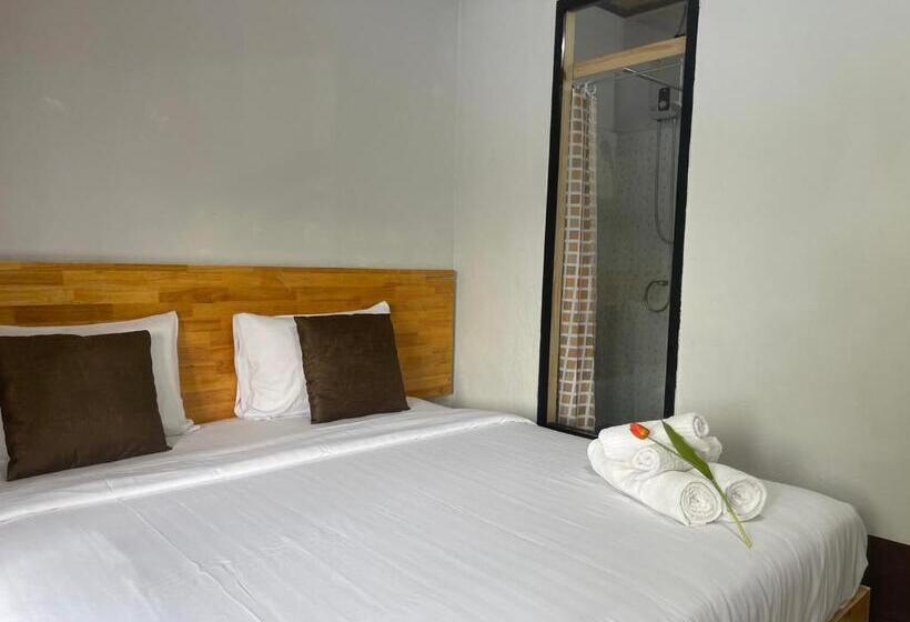 בית מלון כפרי Mookboonchu Guesthouse ,kohmook Trang