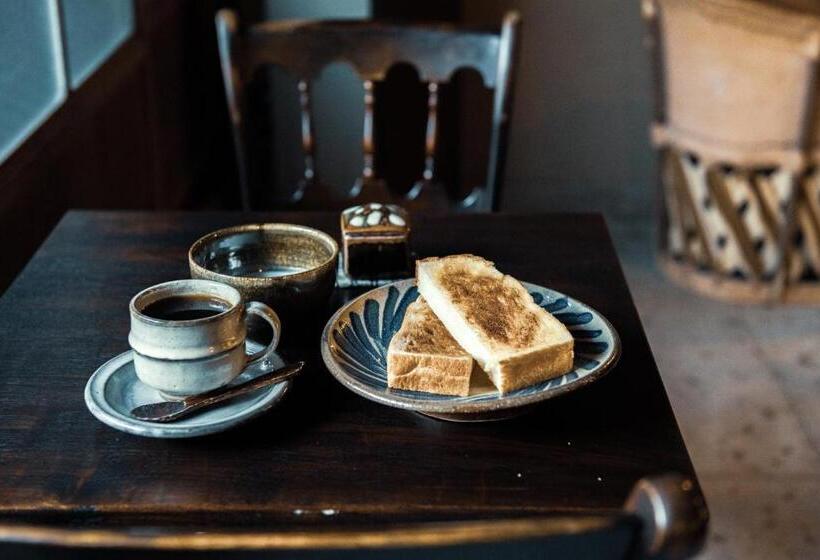 호텔 Oito 美しい街並みに佇む喫茶と宿