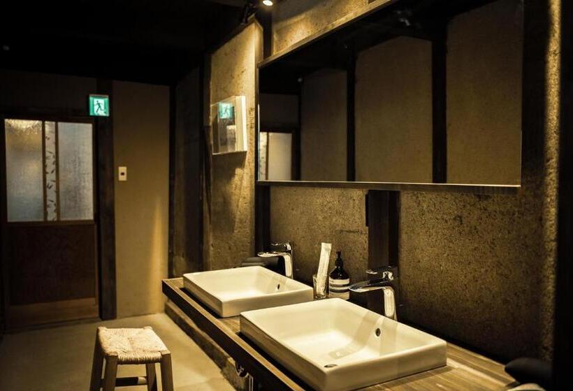 호텔 Oito 美しい街並みに佇む喫茶と宿