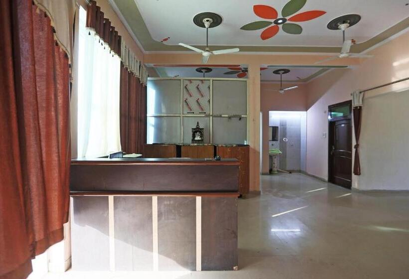 בית מלון כפרי Oyo 62761  Daksh