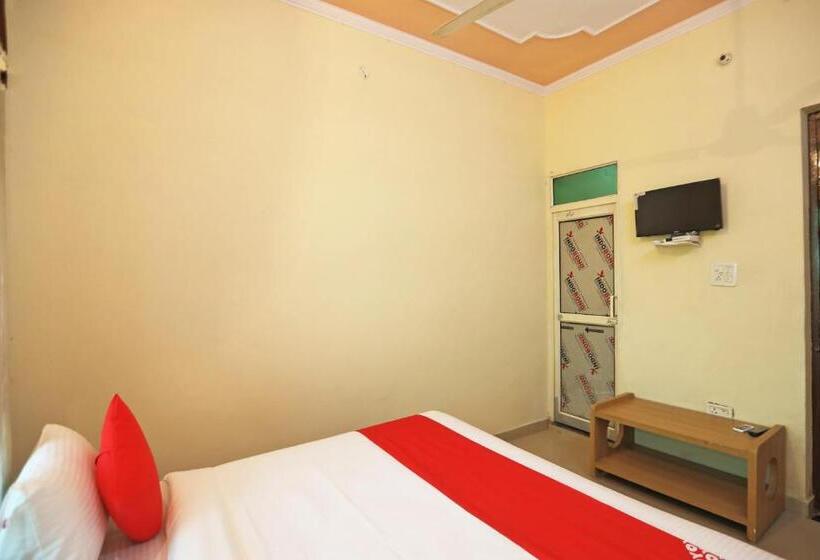 בית מלון כפרי Oyo 62761  Daksh