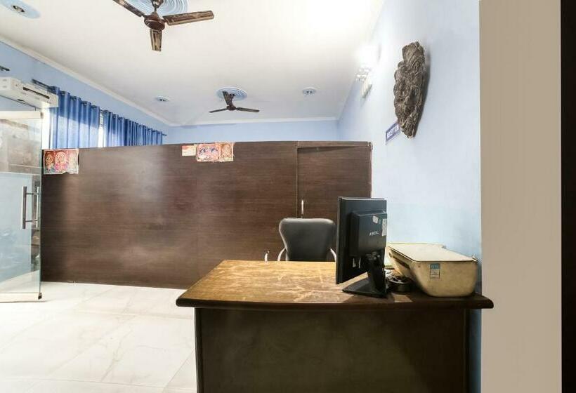 فندق Oyo 67226 Om