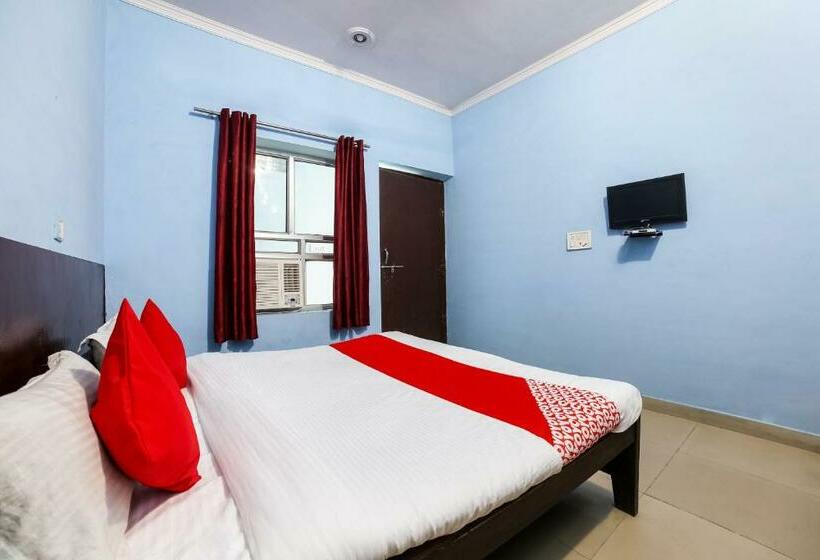 فندق Oyo 67226 Om