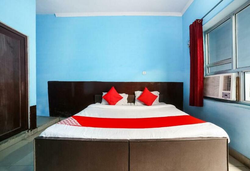 فندق Oyo 67226 Om