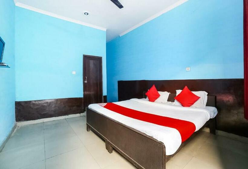 فندق Oyo 67226 Om