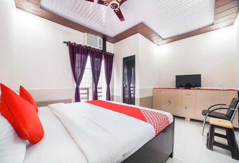 فندق Oyo 69125 Shri Krishna Guest House