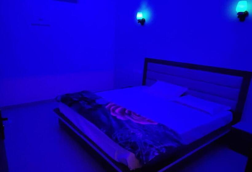 ホテル Oyo 86482 Inn London Dream Restaurant