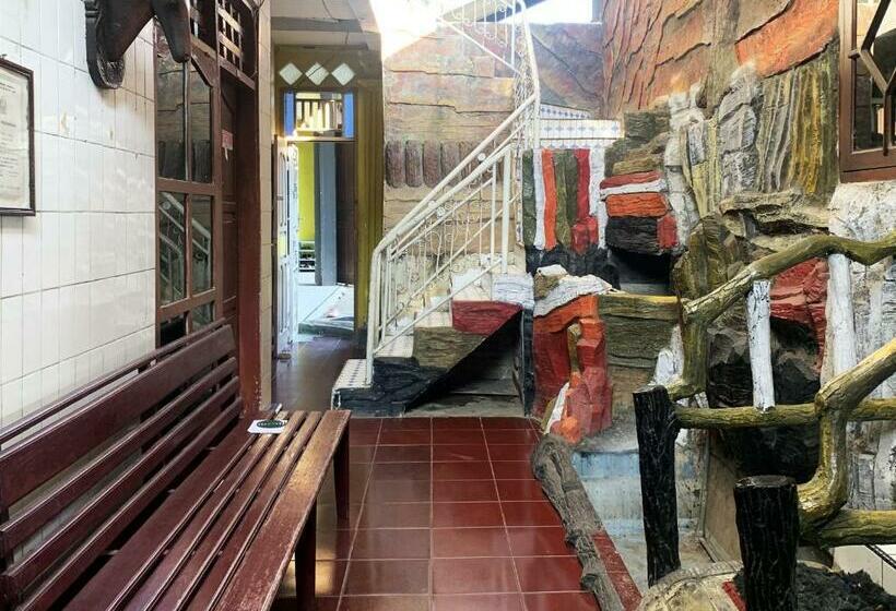 فندق Oyo 91900 Wisma Amrach