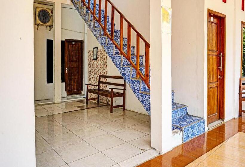 בית מלון כפרי Oyo 92021 Dua Putra Homestay Klayar
