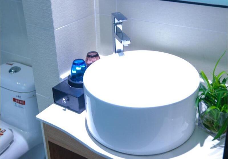 בית מלון כפרי Shell Ningbo Gaoqiao Subway Station