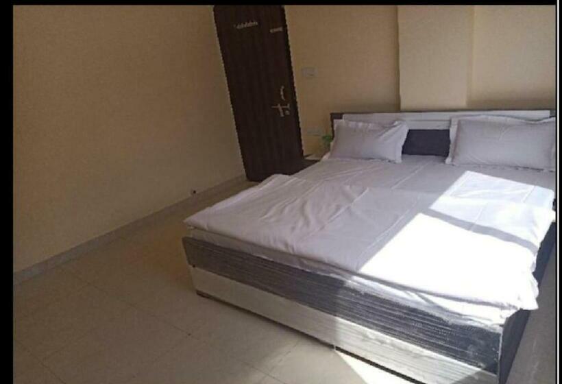 ホテル Shri Anand Niketan By Wb Inn