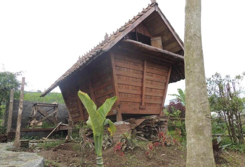 בית מלון כפרי Singgasana Villa & Resto