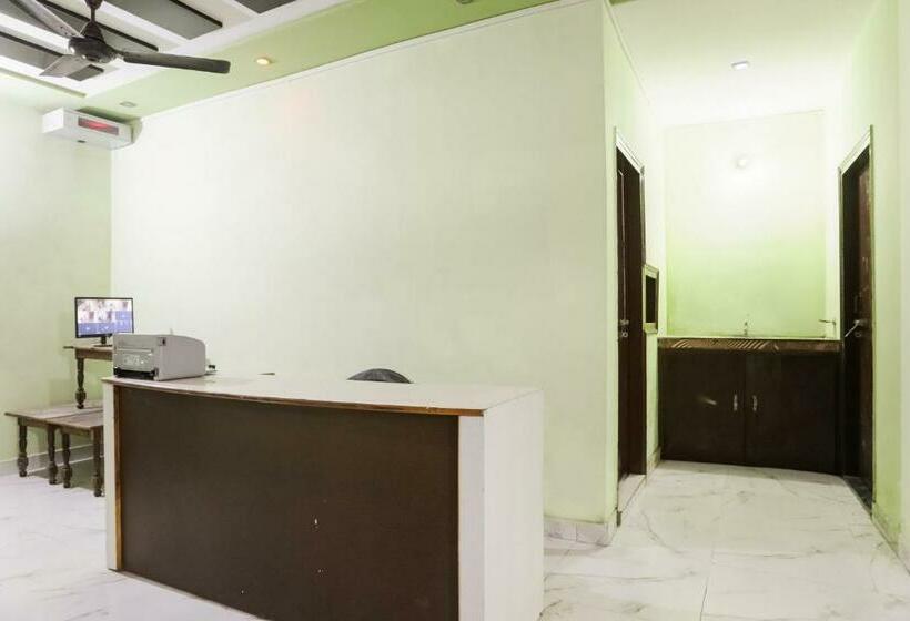 هتل Spot On 64932 Silicon City Inn