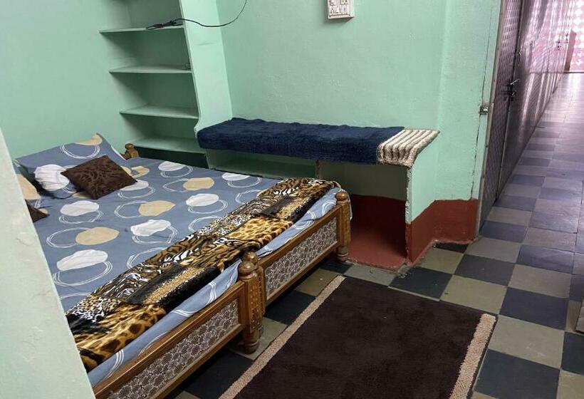 Отель Spot On 85777 Navadurga Lodge