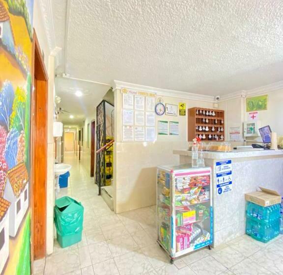 فندق Turista Real