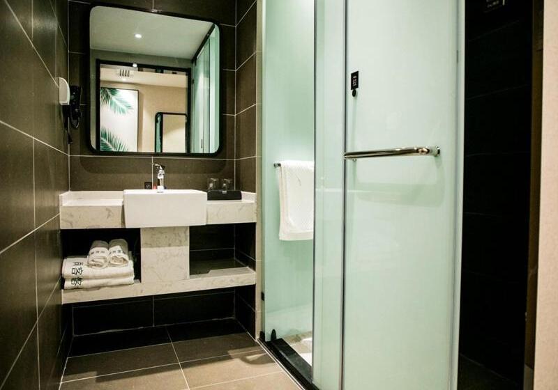 בית מלון כפרי Up And In Maanshan Wanda Plaza