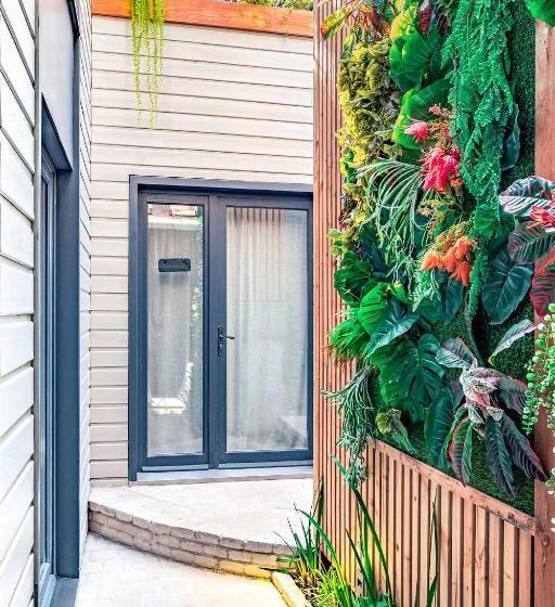 Maya Appartements & Suites