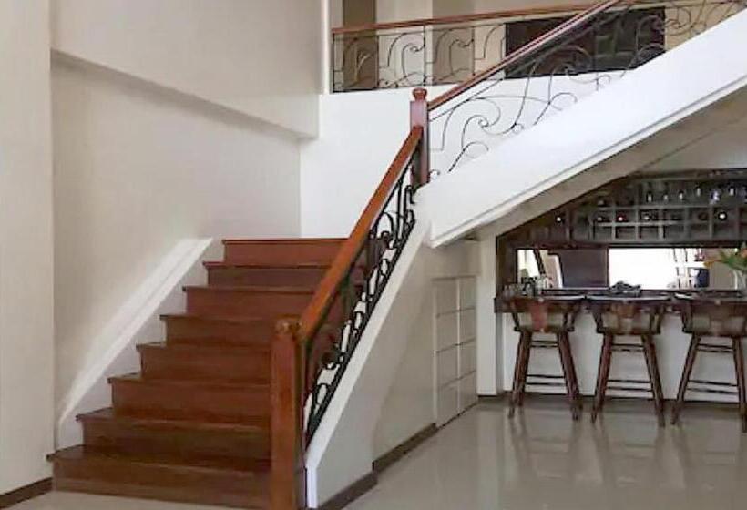 Leizel S Bed & Breakfast