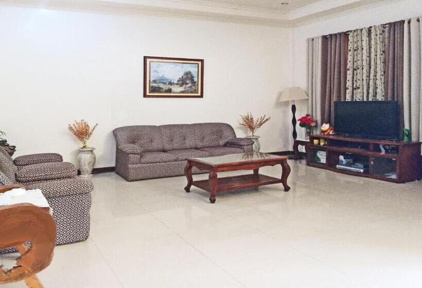 Leizel S Bed & Breakfast