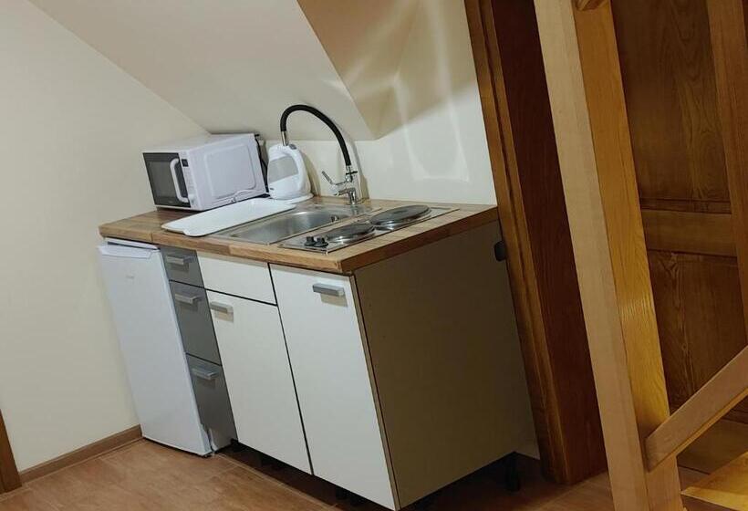 膳宿费 U Chowańców