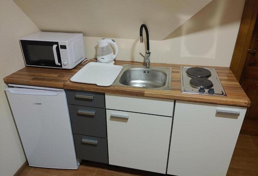 膳宿费 U Chowańców