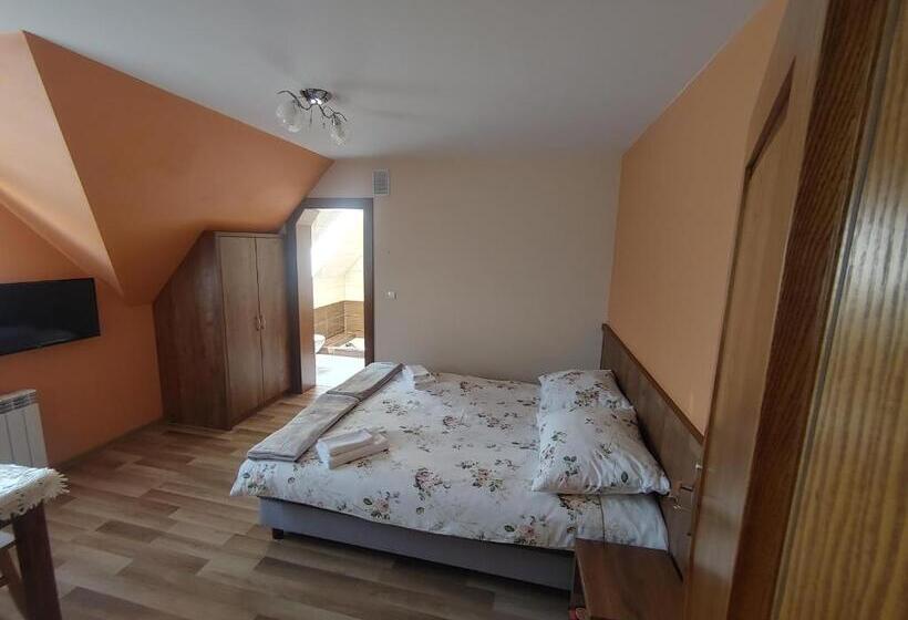 膳宿费 U Chowańców