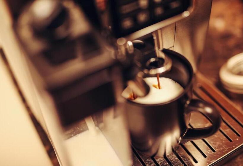 פנסיון Base531