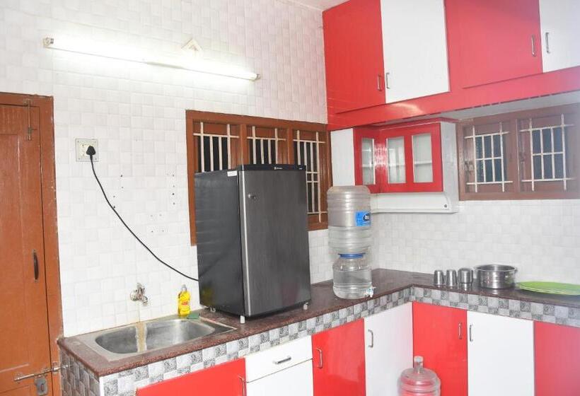 Пансион Feels Like Home