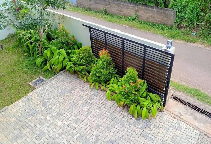 膳宿费 Heaven Thalalla  4bhk Superior Villa With Private Pool And Inside Apartments